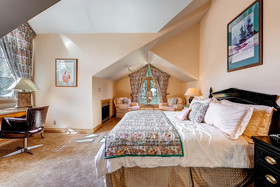 Oxford Court by Beaver Creek Mountain Lodging