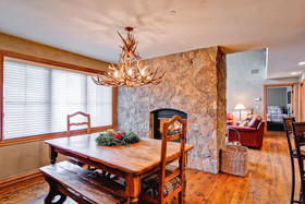 Oxford Court by Beaver Creek Mountain Lodging