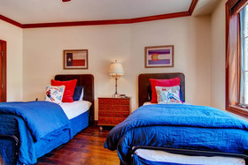 Oxford Court by Beaver Creek Mountain Lodging