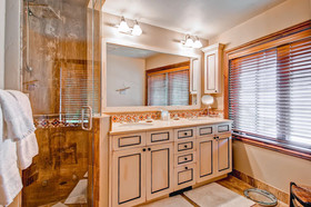 Oxford Court by Beaver Creek Mountain Lodging