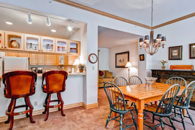 Oxford Court by Beaver Creek Mountain Lodging