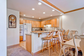 Oxford Court by Beaver Creek Mountain Lodging
