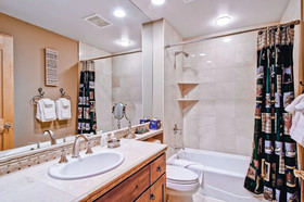 Oxford Court by Beaver Creek Mountain Lodging