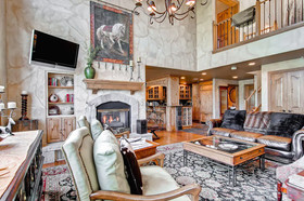 Oxford Court by Beaver Creek Mountain Lodging
