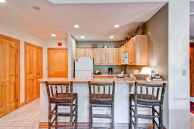 Oxford Court by Beaver Creek Mountain Lodging