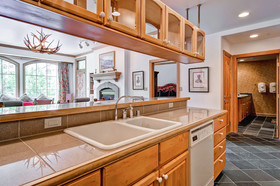 Oxford Court by Beaver Creek Mountain Lodging