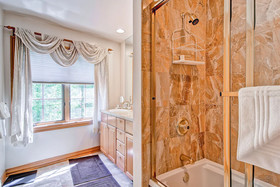 Oxford Court by Beaver Creek Mountain Lodging