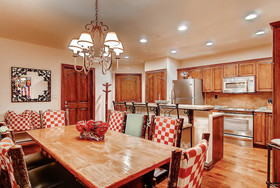 Oxford Court by Beaver Creek Mountain Lodging