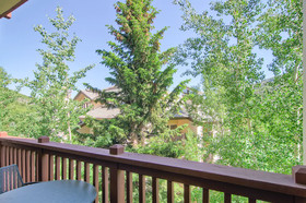 Oxford Court by Beaver Creek Mountain Lodging