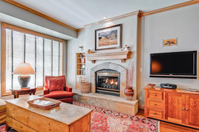 Oxford Court by Beaver Creek Mountain Lodging