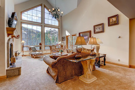 Oxford Court by Beaver Creek Mountain Lodging
