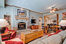 Oxford Court by Beaver Creek Mountain Lodging
