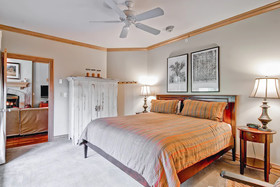 Oxford Court by Beaver Creek Mountain Lodging