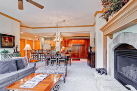 Oxford Court by Beaver Creek Mountain Lodging