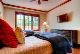 Oxford Court by Beaver Creek Mountain Lodging