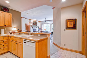 Oxford Court by Beaver Creek Mountain Lodging