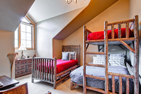 Oxford Court by Beaver Creek Mountain Lodging