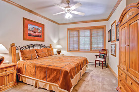 Oxford Court by Beaver Creek Mountain Lodging