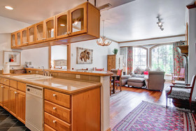 Oxford Court by Beaver Creek Mountain Lodging