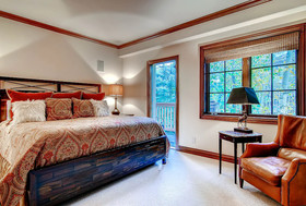 Oxford Court by Beaver Creek Mountain Lodging