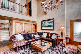 Oxford Court by Beaver Creek Mountain Lodging