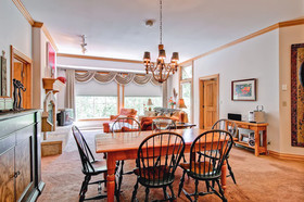 Oxford Court by Beaver Creek Mountain Lodging