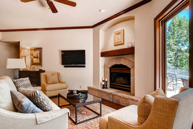 Oxford Court by Beaver Creek Mountain Lodging