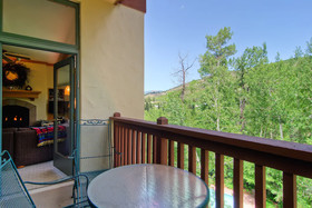 Oxford Court by Beaver Creek Mountain Lodging