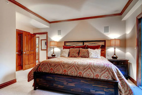 Oxford Court by Beaver Creek Mountain Lodging