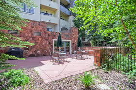 Oxford Court by Beaver Creek Mountain Lodging