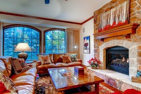 Oxford Court by Beaver Creek Mountain Lodging