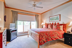 Oxford Court by Beaver Creek Mountain Lodging