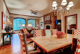 Oxford Court by Beaver Creek Mountain Lodging