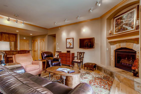 Oxford Court by Beaver Creek Mountain Lodging