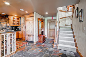 Oxford Court by Beaver Creek Mountain Lodging