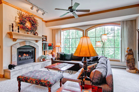 Oxford Court by Beaver Creek Mountain Lodging