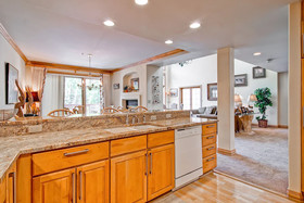 Oxford Court by Beaver Creek Mountain Lodging