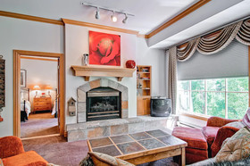 Oxford Court by Beaver Creek Mountain Lodging