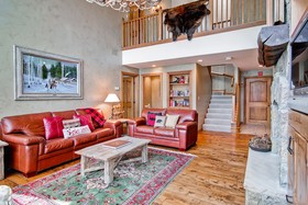 Oxford Court by Beaver Creek Mountain Lodging