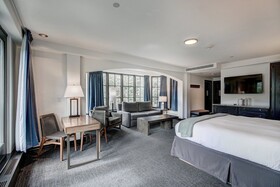 The Pines Lodge