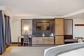 The Pines Lodge