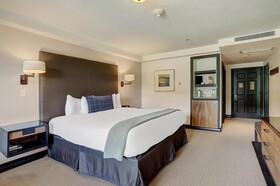 The Pines Lodge