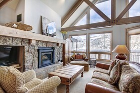 The Pines Lodge