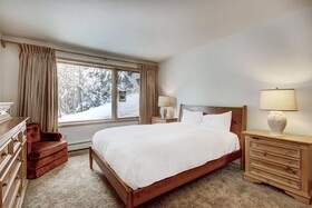 The Pines Lodge