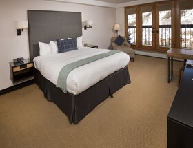 The Pines Lodge