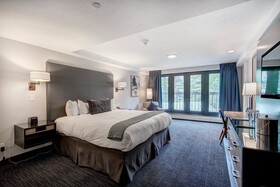 The Pines Lodge
