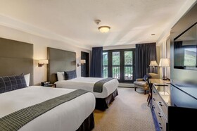 The Pines Lodge