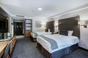 The Pines Lodge