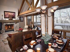 The Pines Lodge