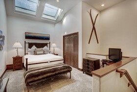 The Pines Lodge